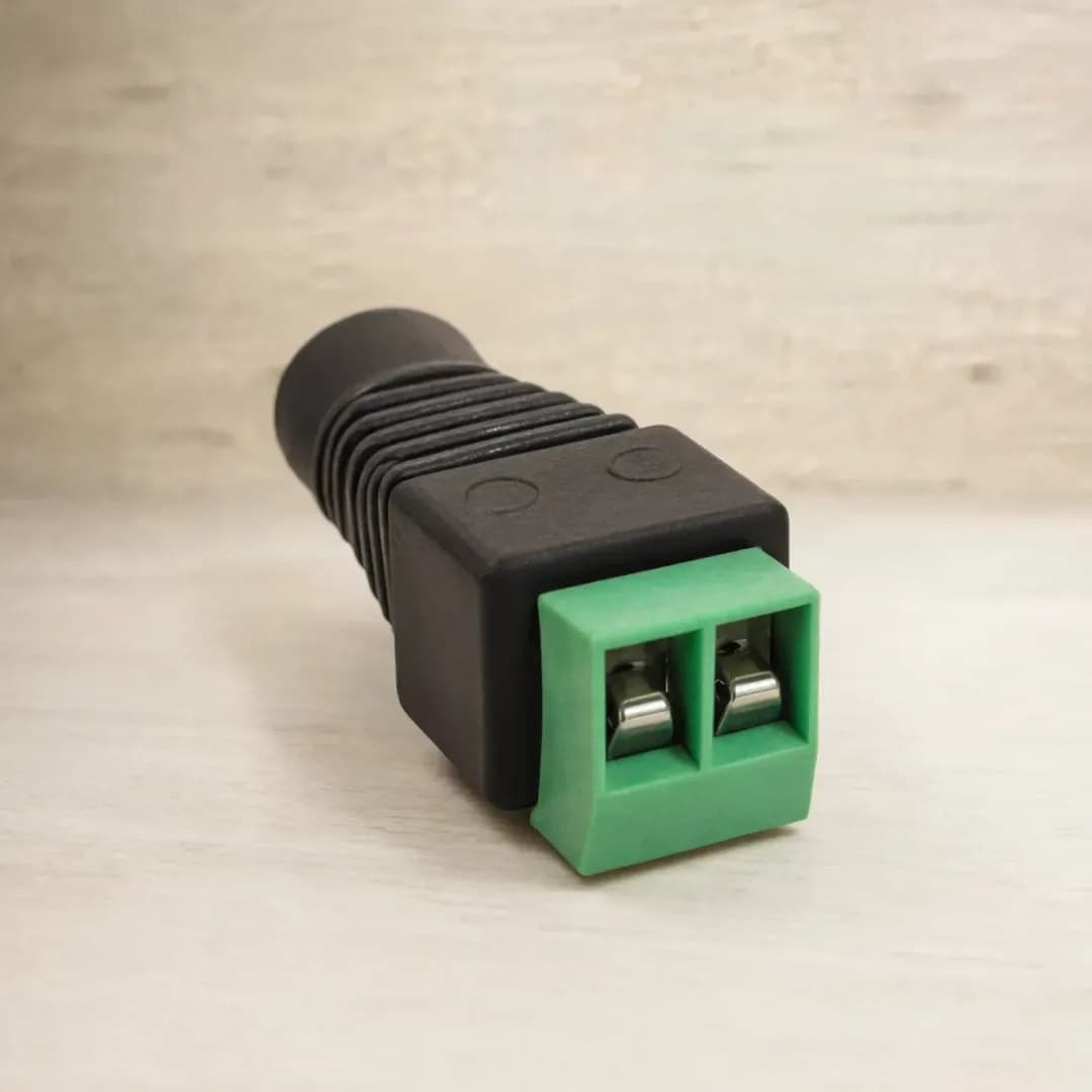 Conector de corriente 2.1mm p/cámara hembra